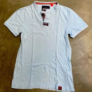 SUPERDRY men’s tshirt size medium in light blue
